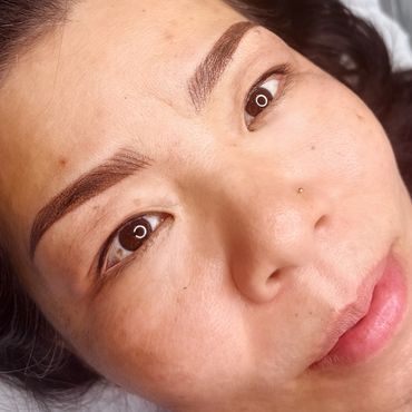 Eyeliner and combi brows 