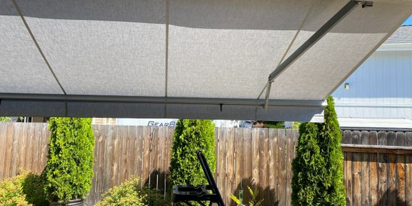 Retractable porch awning in Eagle Point OR