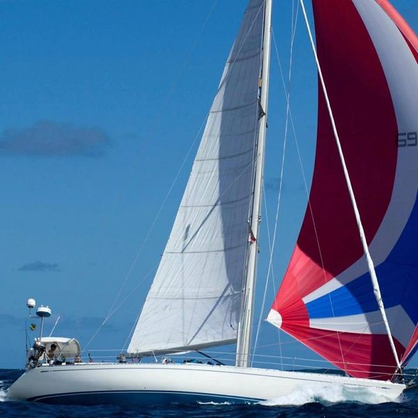 Maui Joy, tight reaching in the South Pacific