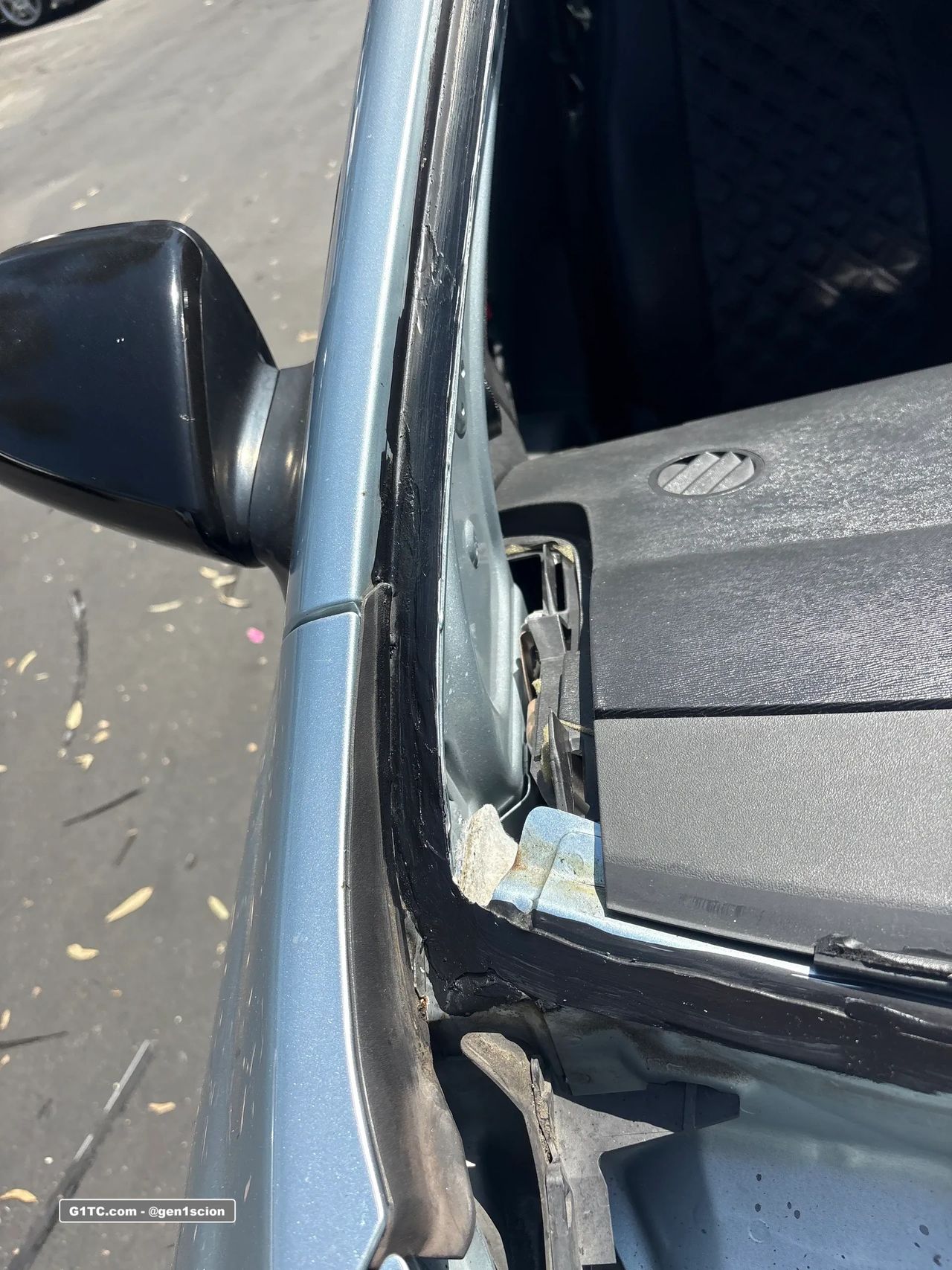 Upper passenger rust inhibitor laid down