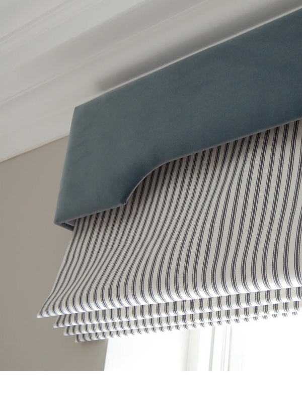 Blind made in Ian Mankin Fabric. Pelmet made by Catherine Charles.
Roman Blind made by Kate Robins