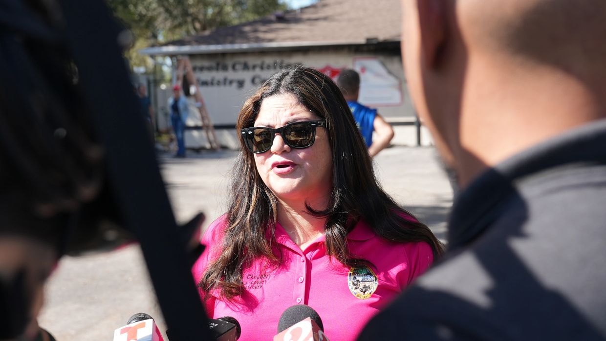 Commissioner Peggy Choudhry talking to the local news during the 700 Union Street Kissimmee fire