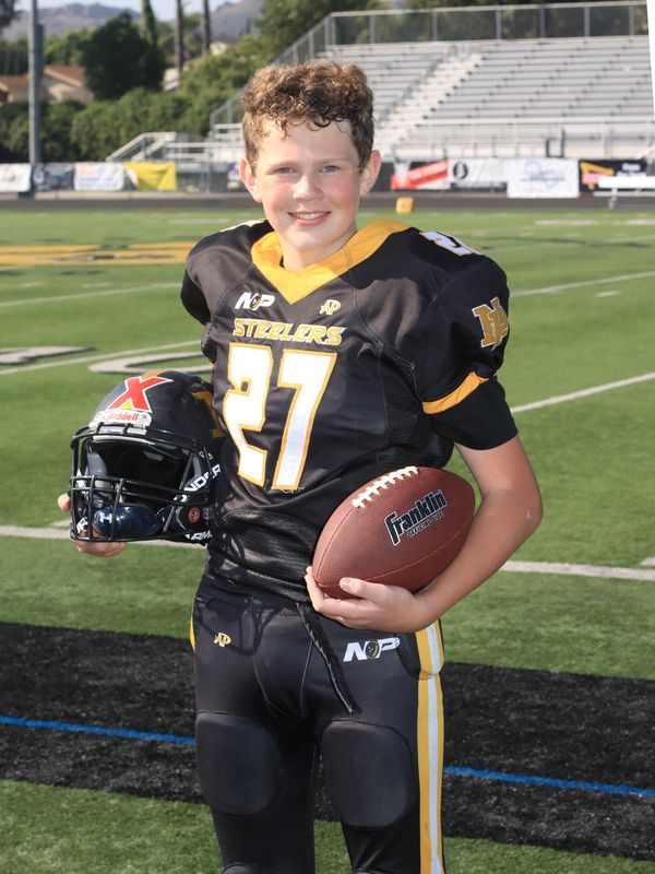 Sample of youth sports photography, player photo.