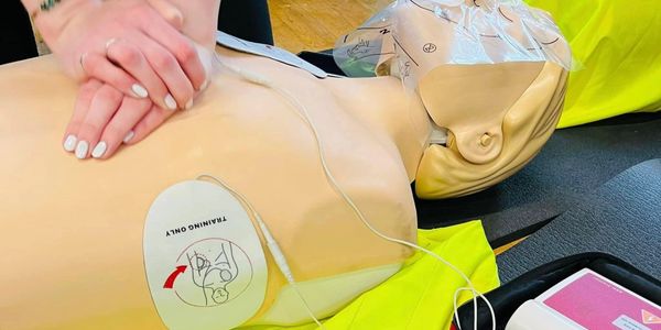 TrainSaft-UK instructor demonstrating CPR in the UK