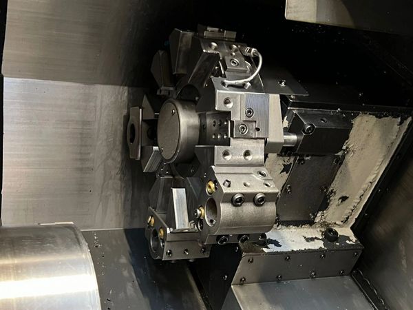 CNC MORI SEIKI
Torno de control numérico alta precisión