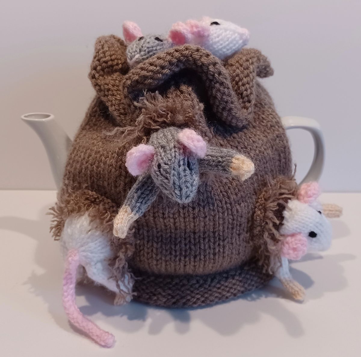 Bag of Mice Teapot and Teapot Cover