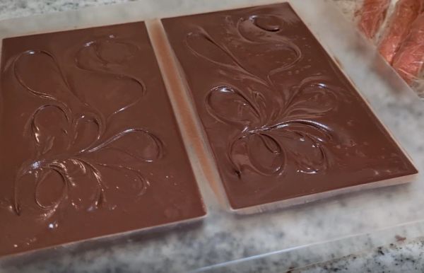 Handcrafted raw chocolate with chocolatier signature