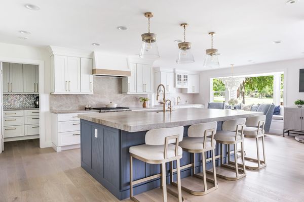 White Kitchen with Blue Island
White Kitchen with Brass Hardware
Showplace Cabinetry
Full Overlay
