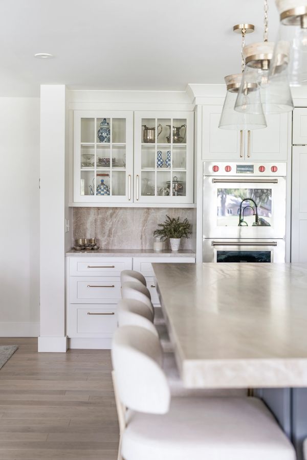 Mullion Doors
Glass Cabinets
Gold Island Pendant Lighting
Taj Mahal
Kitchen Designer