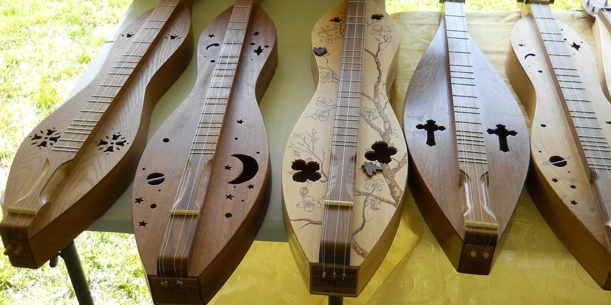 HISTORY OF THE DULCIMER