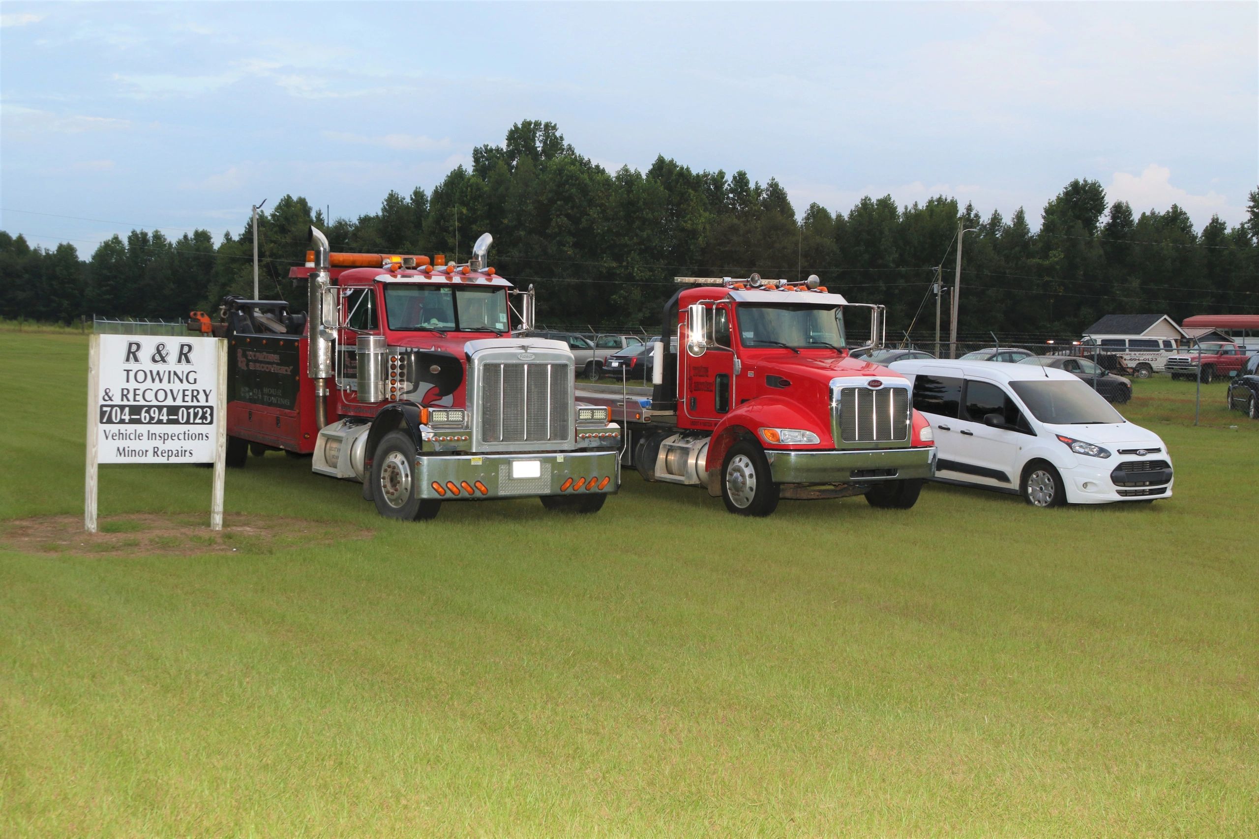 R & R Towing and Recovery, LLC logo