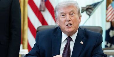 "Abrir el estrecho, locos cabrones, o van a vivir en el infierno": Trump amenaza a Irán