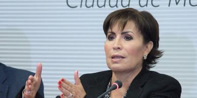 Rosario Robles llama “conchudos mantenidos” a quienes reciben apoyos sociales
