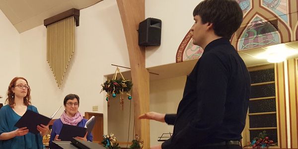 Patrick Rooney Conducting Healing Voices Choir on Alleluia