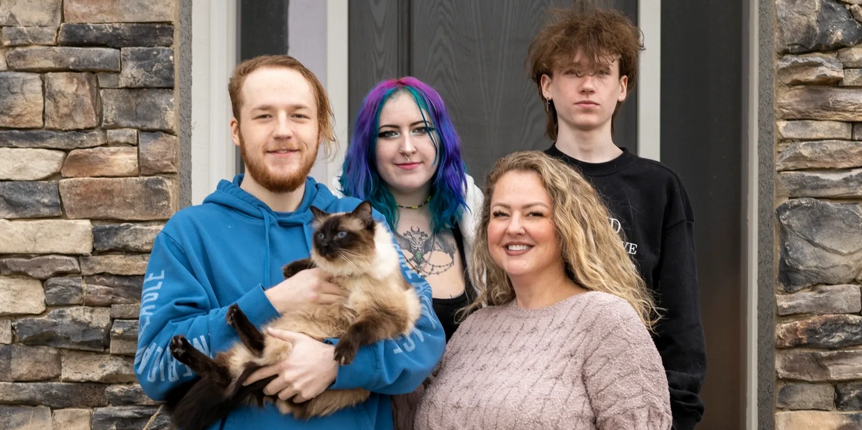 Just a shot of me and the fam.  I'm the only cat allowed outside, so take that Toulous & Potato! 
