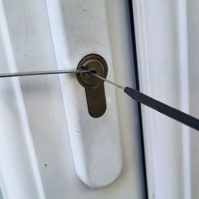 How much is a locksmith. 24/7 locksmith leeds