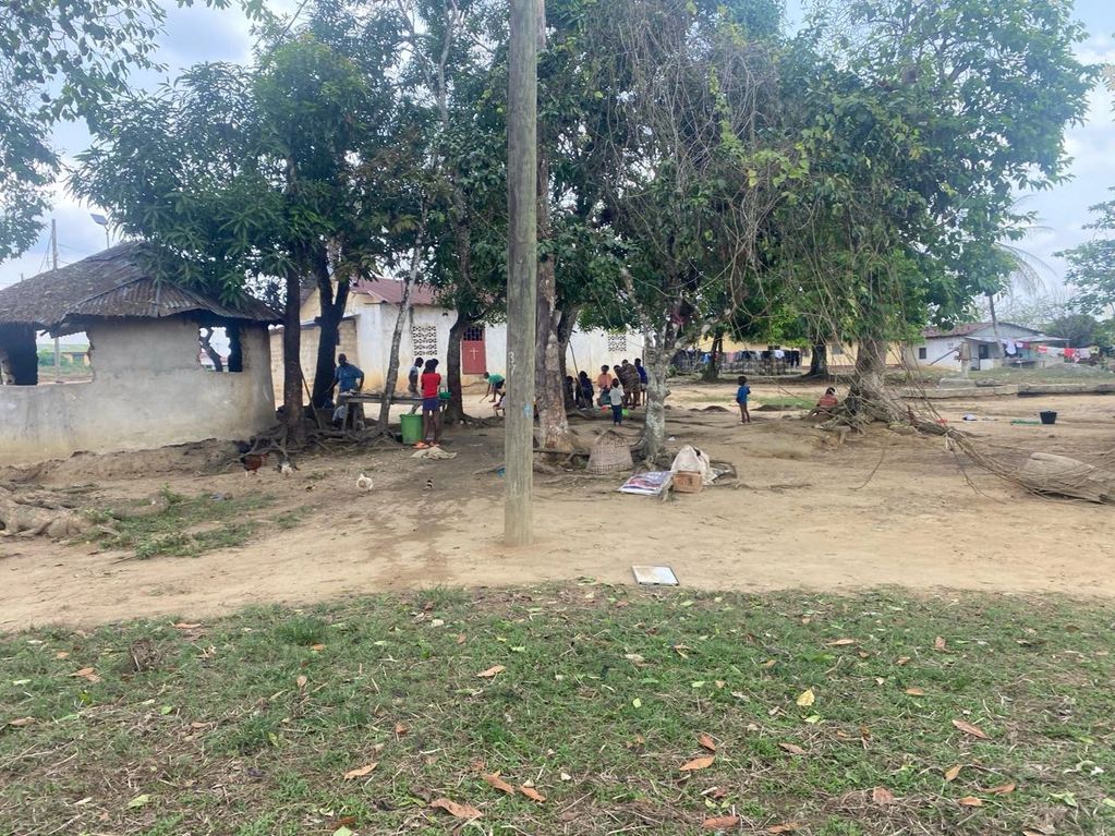 Kid’s playing outside 