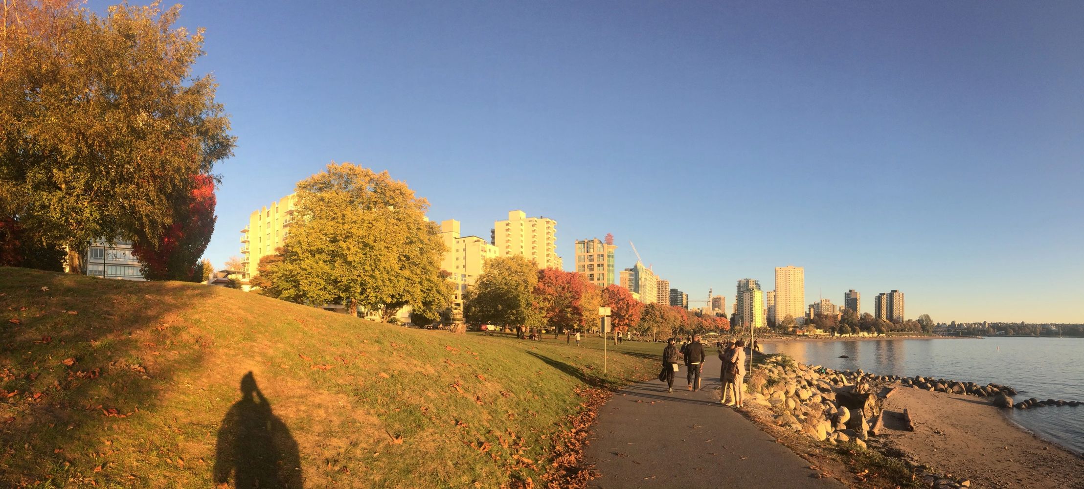 Eastward view of the Seawall and English Bay