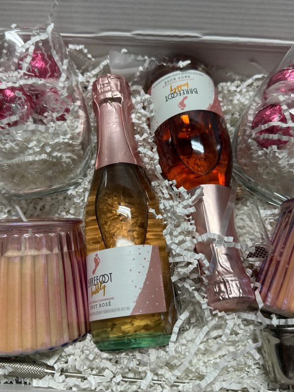 Wine and Candle Gift baskets from local Temecula Wine Country, CA vineyards.