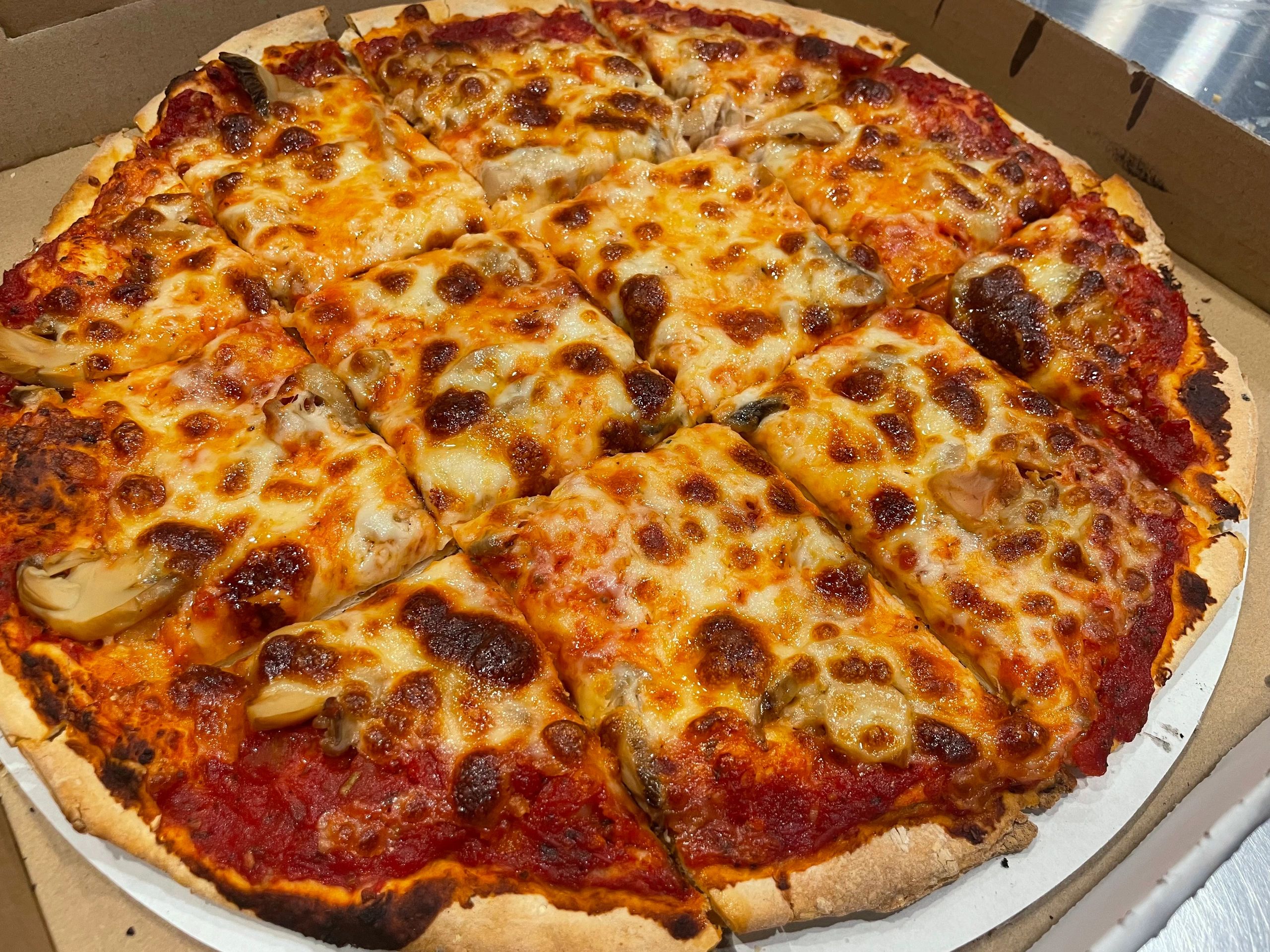 Da Sauce Chicago Thin Crust Pizza