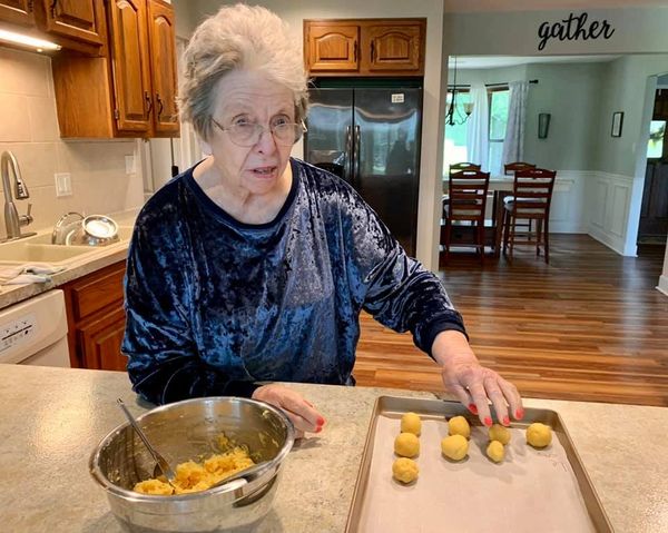 baking with elderly family members, seniors and cookies