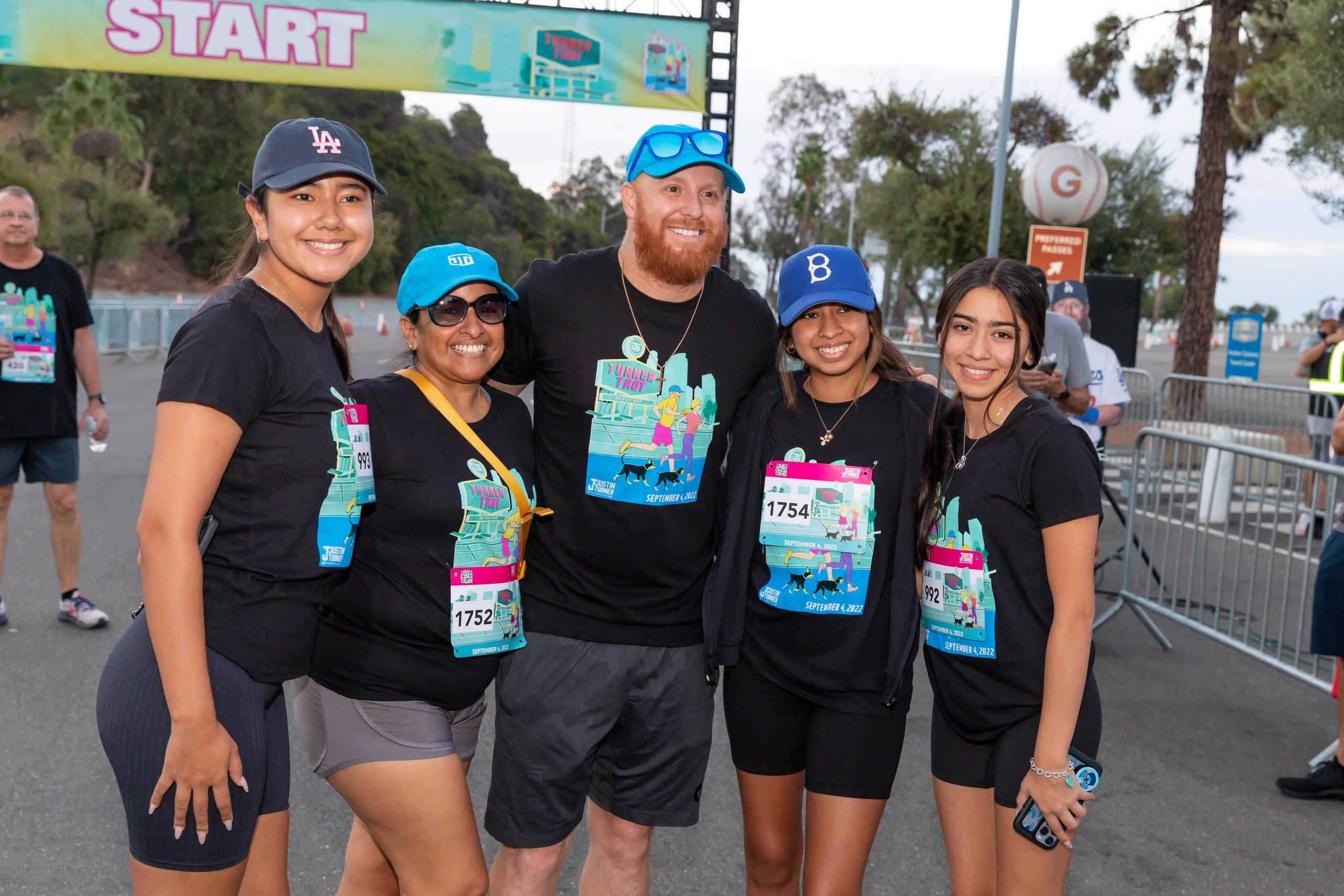 LA Marathon 2018: Dodgers' Justin Turner raises money for charity - True  Blue LA