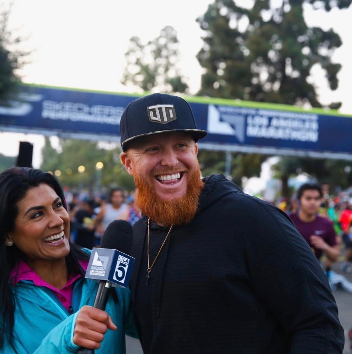 LA Marathon 2018: Dodgers' Justin Turner raises money for charity - True  Blue LA