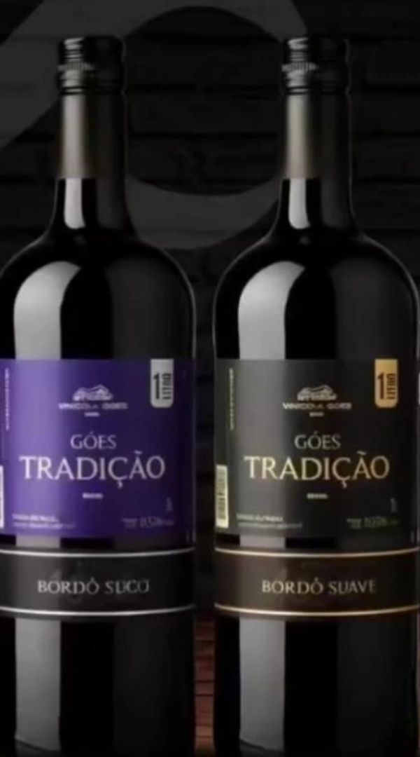 Two bottles of Gôes Tradição wine, Bordô Suco and Bordô Suave.