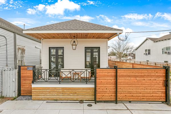 Luxury Uptown New Orleans property with front porch - Marcotte & Co. Real Estate