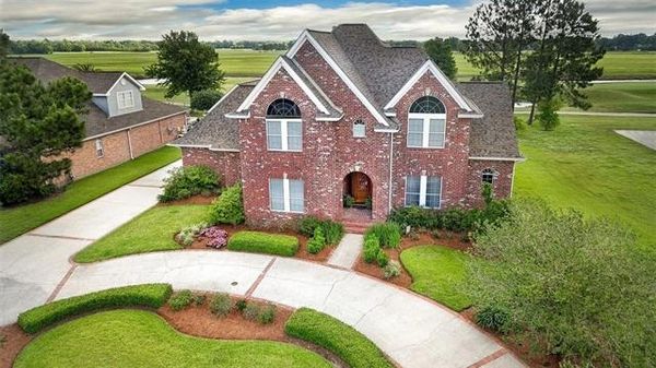 Luxury New Orleans property on Golf Course - Marcotte & Co. Real Estate