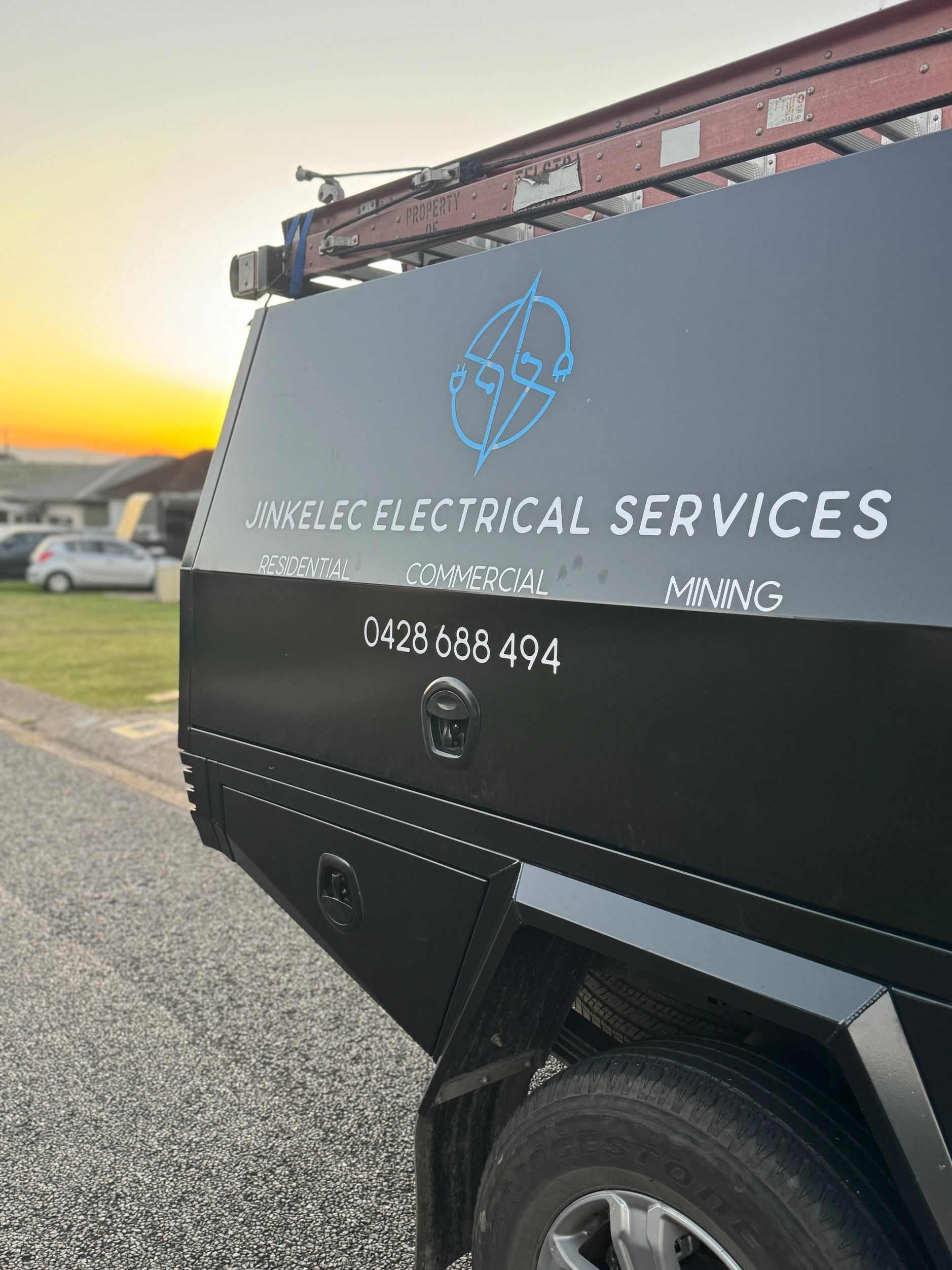 Jinkelec Electrical Services electrician vehicle servicing Newcastle, Lake Macquarie and the Hunter