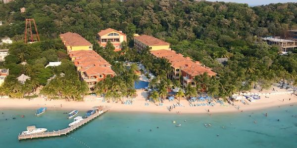 infinity bay roatan hondurous condo rental vrbo air bnb diving scuba