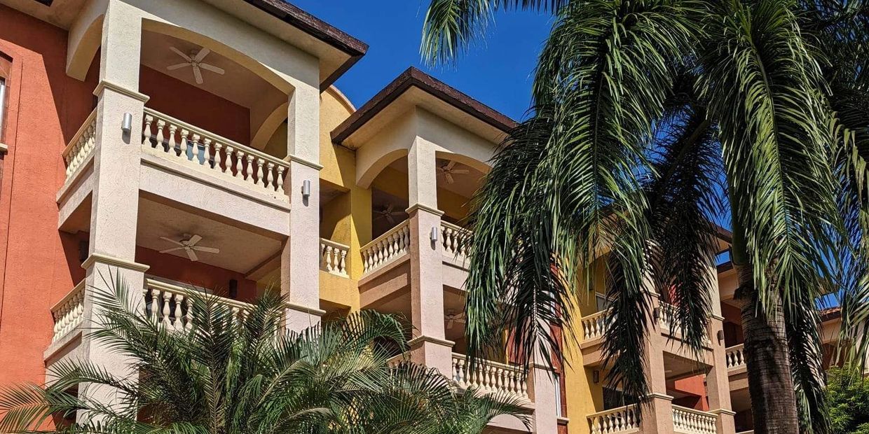 infinity bay roatan hondurous condo rental vrbo air bnb diving scuba
