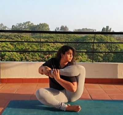 How to Use 3 Common Yoga Props - Yoga Wheel, Yoga Blocks and Yoga Strap  Tutorial 