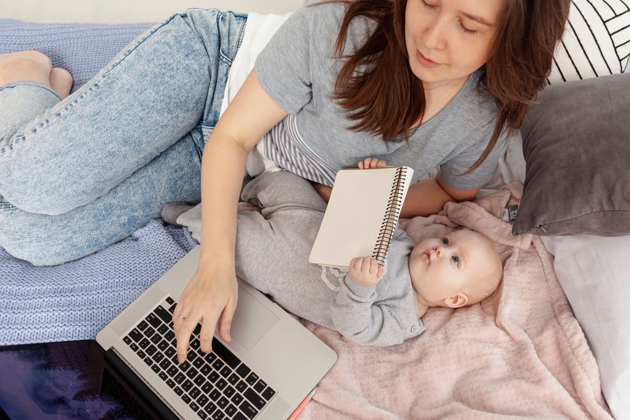 mother baby  laptop perinatal postnatal online session 