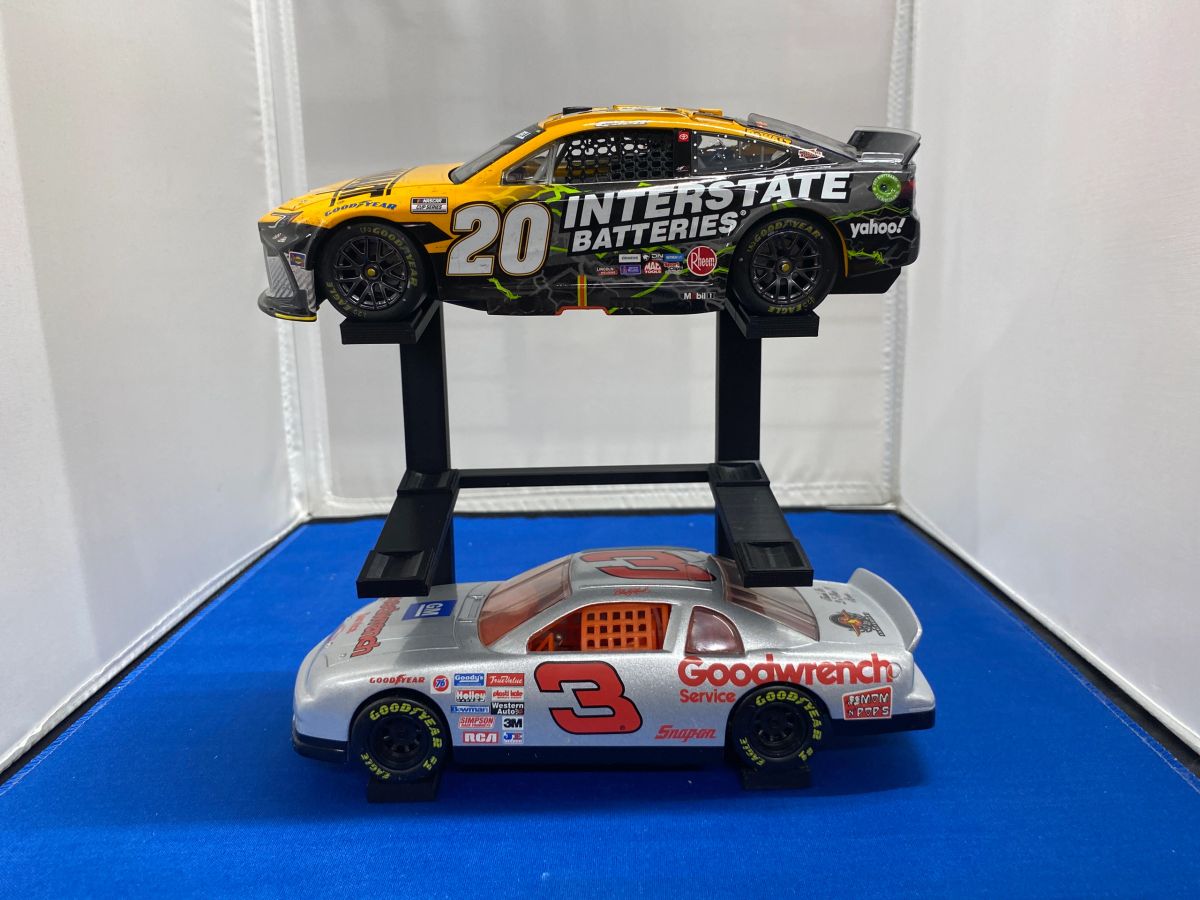 3 Car display - open back