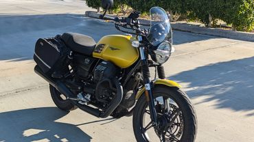 2022 Moto Guzzi V7 850, available to rent at DesertMotoRentals in the greater Palm Springs area. 