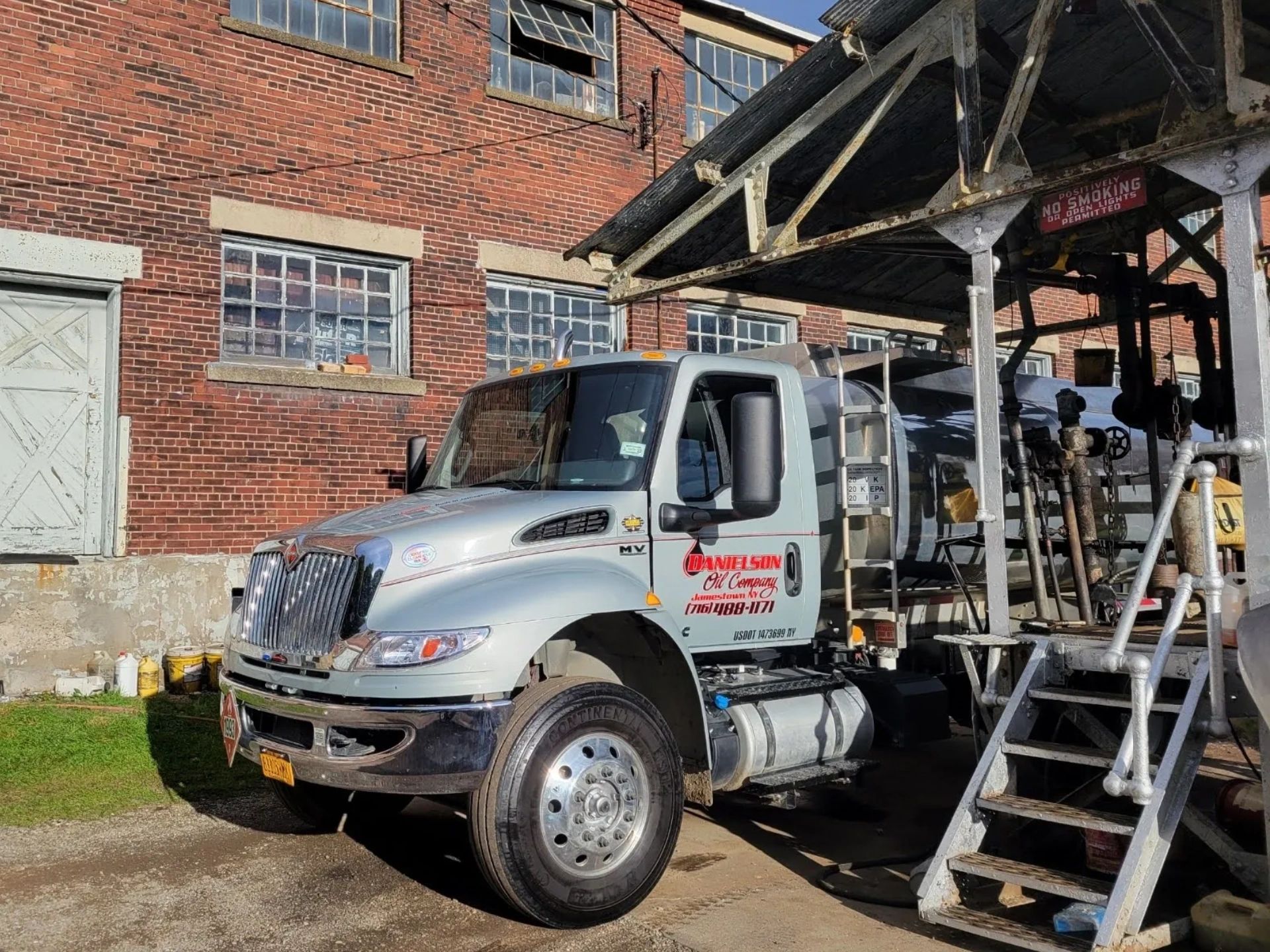 Oil and Lubricants Suppliers Danielson Oil Company