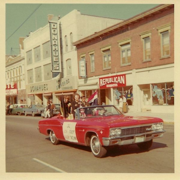 1968 OLD parade (Phillips Ave btw 11th and 12th) - by Kennon Moen 