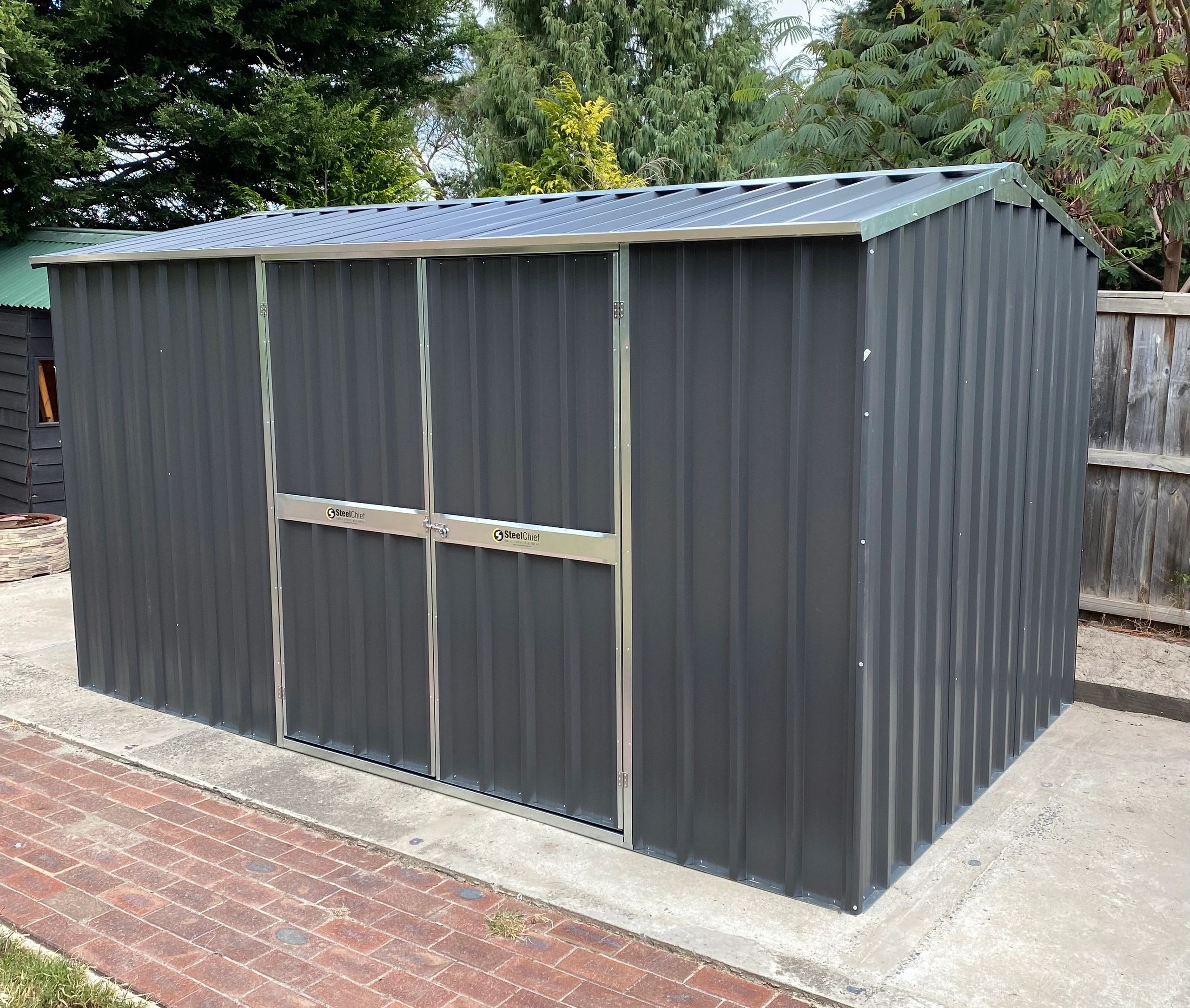 Gable garden shed with double doors