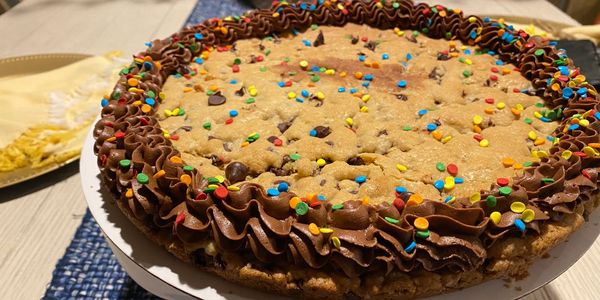 12 in chocolate chip cookie cake