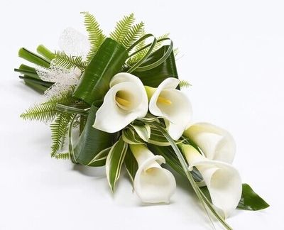 Lilly funeral flowers and sympathy flowers delivered Free in York by Fleuradamo