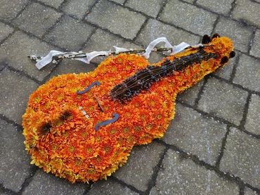Violin funeral Flowers York by Fleuradamo
