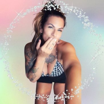 Click my BOOBS if you wanna get to know me better baby!! 