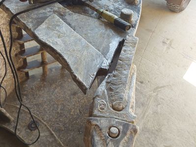 Cracked excavator bucket