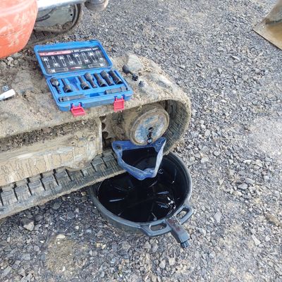 Final drive oil change