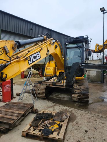 JCB excavator boom ram repairs