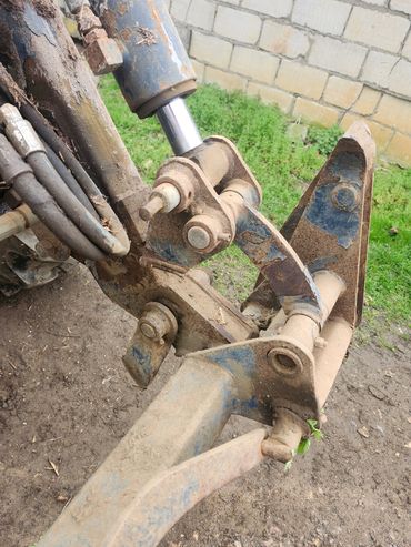 Broken Bromford loader frame
