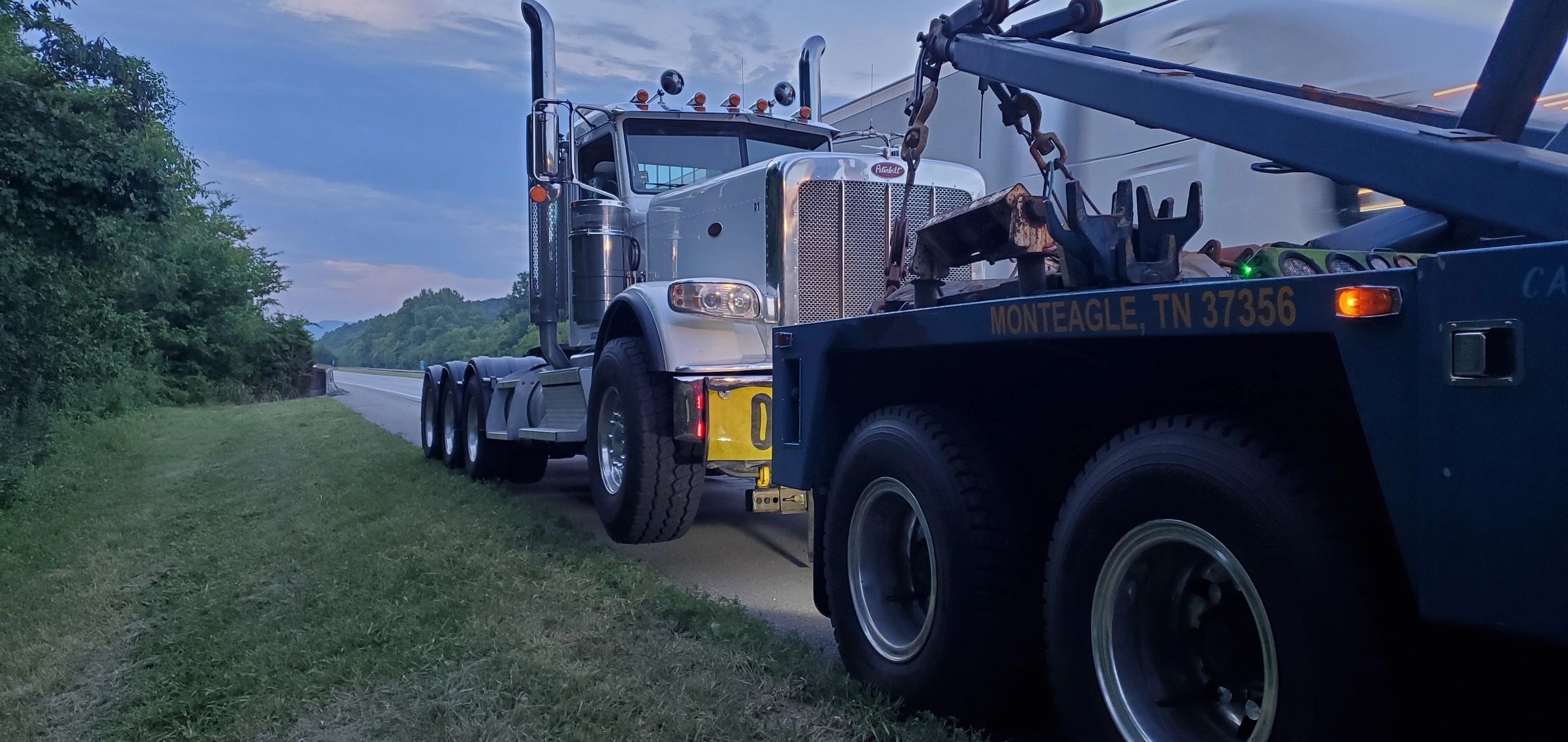 Wrecker service Monteagle Heavy Duty Towing Monteagle