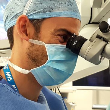 Prof Dan Lindfield cataract expert